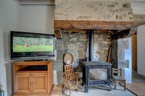Farm cottage between land and sea - Image 2