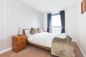 Stylish Garden View Apartment - Image 3