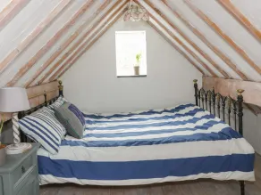 LITTLE HOUSE, pet friendly, with open fire in Red Wharf Bay - Image 5