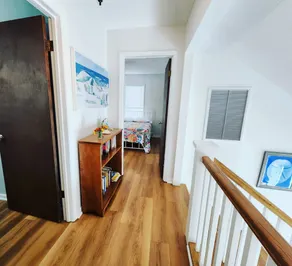 Comfortable, bright and sunny home - just steps away from the beach access. - Image 3