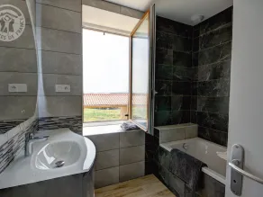 Luxury cottage with spa, sauna, and pool, pets allowed - Image 3