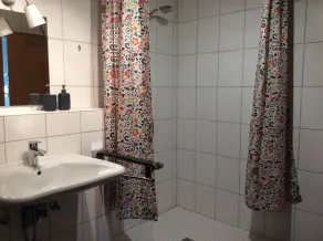 fully accessible Holiday Apartment with stunning views - Image 5