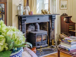 5 bedroom accommodation in Laugharne - Image 2