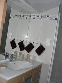 Bel appartement au cœur de la cité médiévale avec garage privatif - Image 4