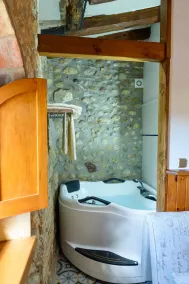 Accommodation in a winery, surrounded by biodynamic vineyards! - Image 2