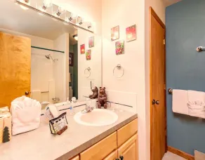 Tranquil Duplex Home - Image 3