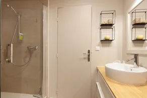 Apartamento 'Havre De Paix' con piscina compartida, terraza privada y Wi-Fi - Image 2