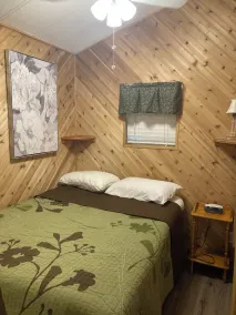 Point Sebago 3 BR, 1.5 bath Maine lake cottage near beach on Purple Rd - Image 5