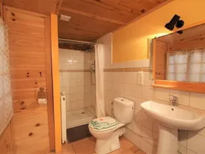 Gîte chaleureux entre festivals, nature et confort avec wifi à Jullianges - Image 2