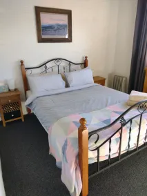 Jindabyne apartment sleeps 8 with great lake views - Image 5