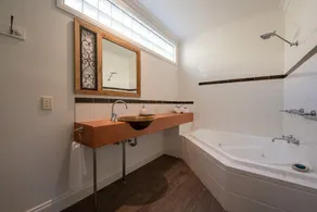 Private Estate 10 bedrooms, 27-30 pax, games room, bar, 9 bathrooms, spa suites - Image 5