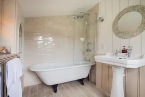 Thatched Devon longhouse, close to sea, with private indoor swimming pool. - Image 4
