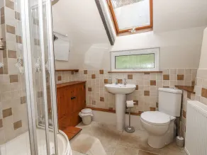 GOODALLS, pet friendly, character holiday cottage in Niton - Image 5