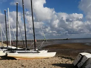 Proche du Port Ostréicole , T3 à 2mn à Pied de la Plage, Classé 2 Étoiles par OT - Image 3