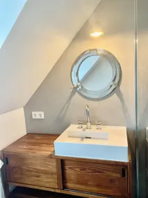 Beautiful attic-apartment - Image 4