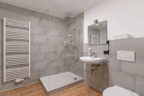 Holiday apartment facing the lake - Image 4