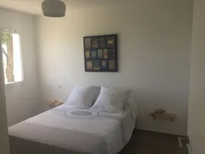 Charmant T2 de 40m2 en rez de villa, neuf, tout équipé, jardin privatif attenant - Image 3