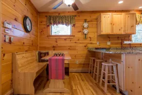 Maple Cove Lodge on Lake Sebago Waterfront! - Image 3