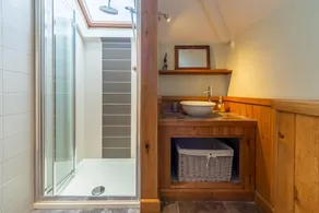 Swan Cottage - Image 2