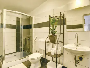 Superb Modern Villa With Pool, Large Fenced Yard Near the Beach - Image 5
