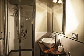 Art Fashion House Luxury Rooms - Image 4