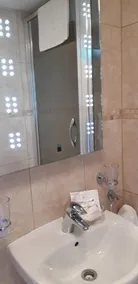 Apartamento-Superior-Baño privado-Vista al Jardín - Image 3