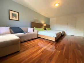 A3~Sunny Balcony+3 Full baths+5 Queen beds+4 Sofabeds+Free Parking~100Walk Score - Image 5
