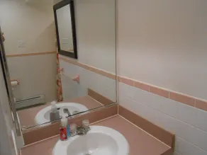 GRANDE MAISON, 9 chambres / 8 salles de bain privées / dort 15-34, - Image 4