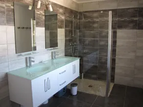 Villa med pool i centrum af Green Provence - Image 2