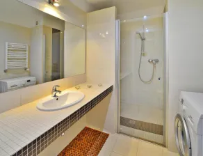 Comfortable Apartment, Ground Floor, Balcony - Image 5