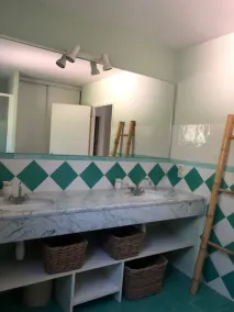 En un campo de olivos, casa para 6-7 personas con una gran piscina. - Image 2