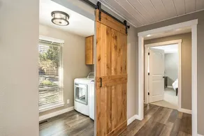 Spacious home near old mill w/pool table & hot tub - Image 2
