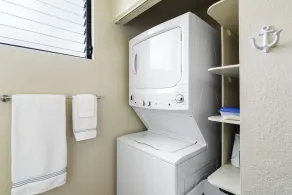 Amazing Ocean View 2BR 2Bath with Modern AC. Beautifully Upgraded. KKSR 9-305 - Image 2