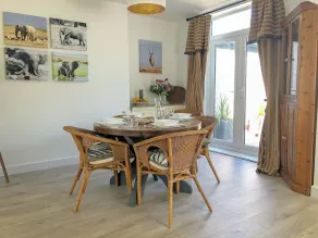 Alojamiento de 2 habitaciones en Heswall, near Liverpool - Image 4