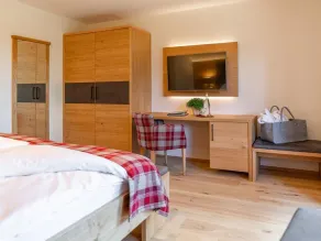 Doppelzimmer Deluxe, Dusche & WC, Frühstück - Hotel Lindenhof - Image 5