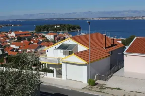 Apartamento de una habitación con terraza y vista al mar Preko, Ugljan (A-8417-b) - Image 5