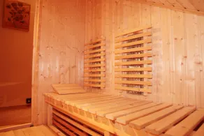 Familievenlig feriehus på Østersøen med have og sauna - Image 3