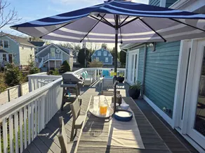 Stonington Borough  2 bed, 2 bath, Sleeps 6, close to beach, Fire place, pets - Image 4