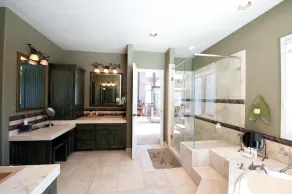 Amazing Luxury Home - Views/Hot Tub/Fire Pit/Ping Pong - 3 Miles to Purg - Image 3