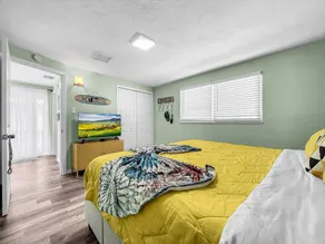 Newly renovated  Cozy Beach Cottage A1/2 of a duplex, 3min walk to beach - Image 4