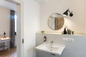 Living in a listed building, suitable for senior citizens on the ground floor - Image 2