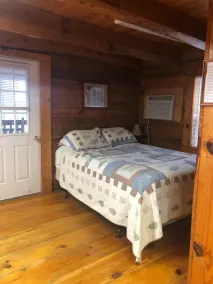 Family cabin with whirlpool tub (cabin #2) - Image 2