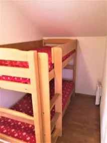 3ème étage, piscine, balcon, parking, télévision, casier à ski, 36m², La Joue du Loup - Image 3