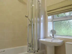 3 bedroom accommodation in Heath, near Chesterfield - Image 4
