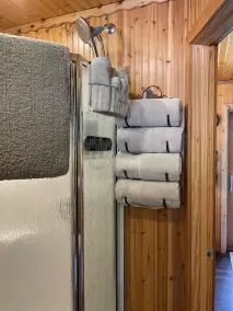 The Treehouse: Unique \"Off the Grid\" Cabin on the Lost River with stunning views - Image 4