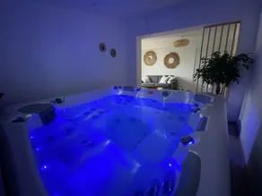 Gîte with private Jacuzzi - Image 2