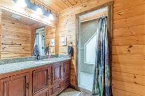 Oak Hill | 4BR 3.5BA | Luxury Secluded Log Cabin | Pool Table | Hot Tub - Image 5