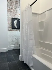 Vintage Remodeled Apartment in Historic Downtown Vinton - Image 3