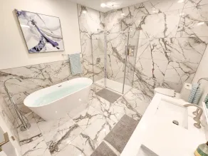 NEW Modern & Luxe 5BDR House. Sleep 14. Downtown 5min away - Image 2