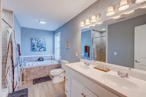 20 min to Nashville! 2600sq ft! Peaceful setting! 5 bedrooms! Sleeps 16+! - Image 3